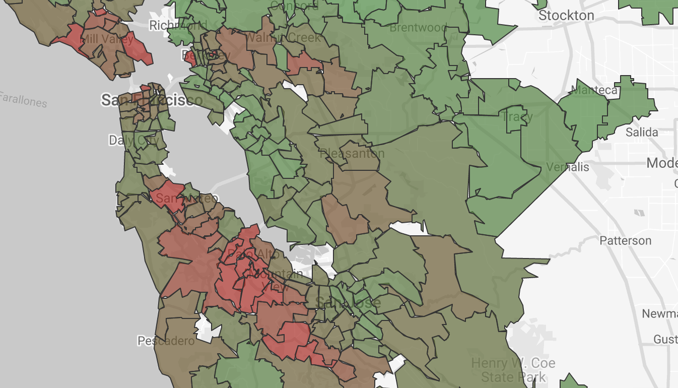Un mapa completo muestra los precios promedio de las casas por código postal en el área de la bahía de San Francisco en tonos de verde y rojo para transmitir los valores.