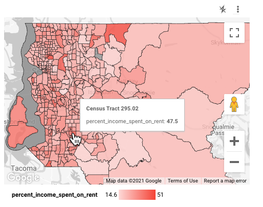 Peta Google akhir dengan poligon geografi berwarna gradien merah yang merepresentasikan keterjangkauan harga properti di negara bagian Washington dan tooltip yang berisi teks Census Tract 295.02 percent_income_spent_on_rent: 47.5 untuk titik data yang ditunjuk kursor.